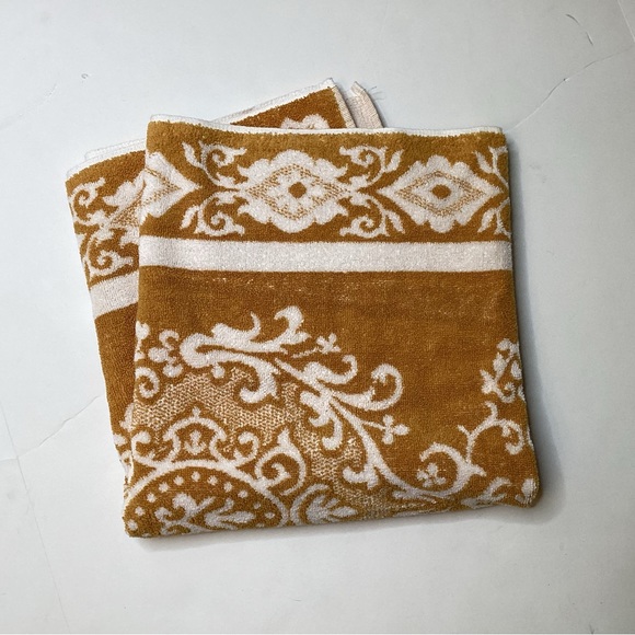 Fieldcrest Bath Vintage 97s Fieldcrest Ornate Towel Burnt Gold